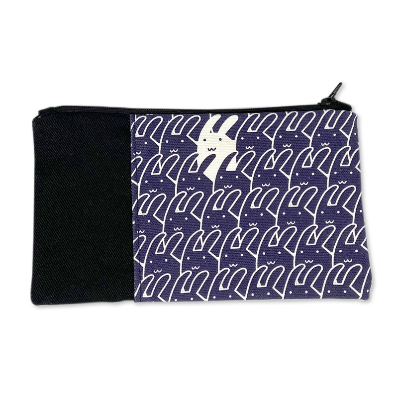 平ポーチ（紺色うさぎ）