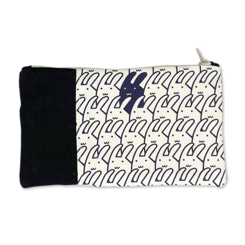 平ポーチ（白色うさぎ）