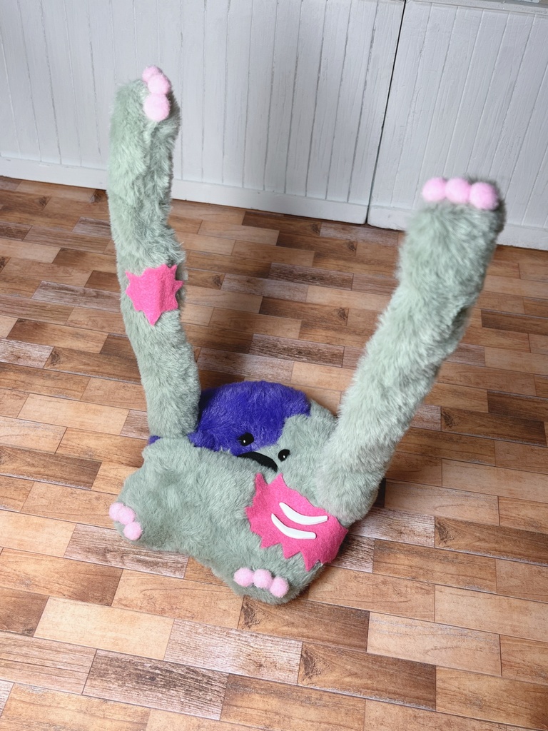 座椅子 もふぞんびマン グリーン×ピンク プロトタイプ