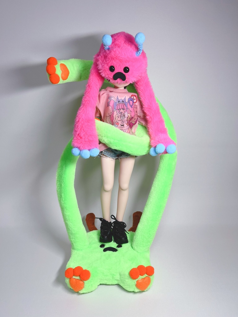 ドールスタンド もふもふマン イエローグリーン×オレンジ