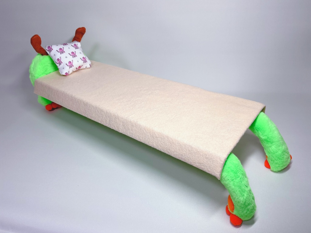 ドールスタンド もふもふマン イエローグリーン×オレンジ