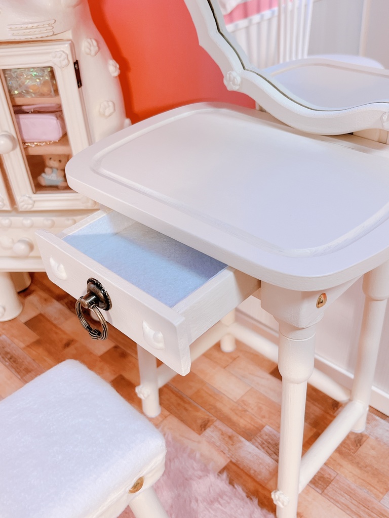 にゃんにゃんミラードレッサー