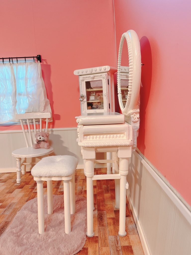 スリムホワイトミラードレッサー