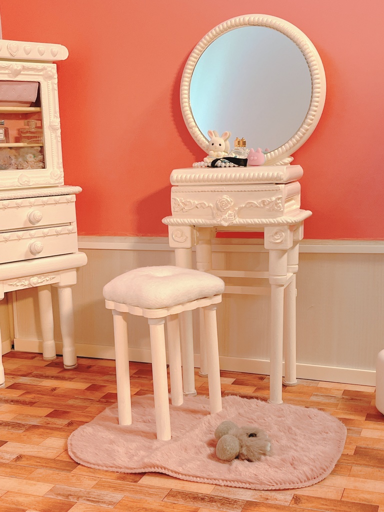 スリムホワイトミラードレッサー