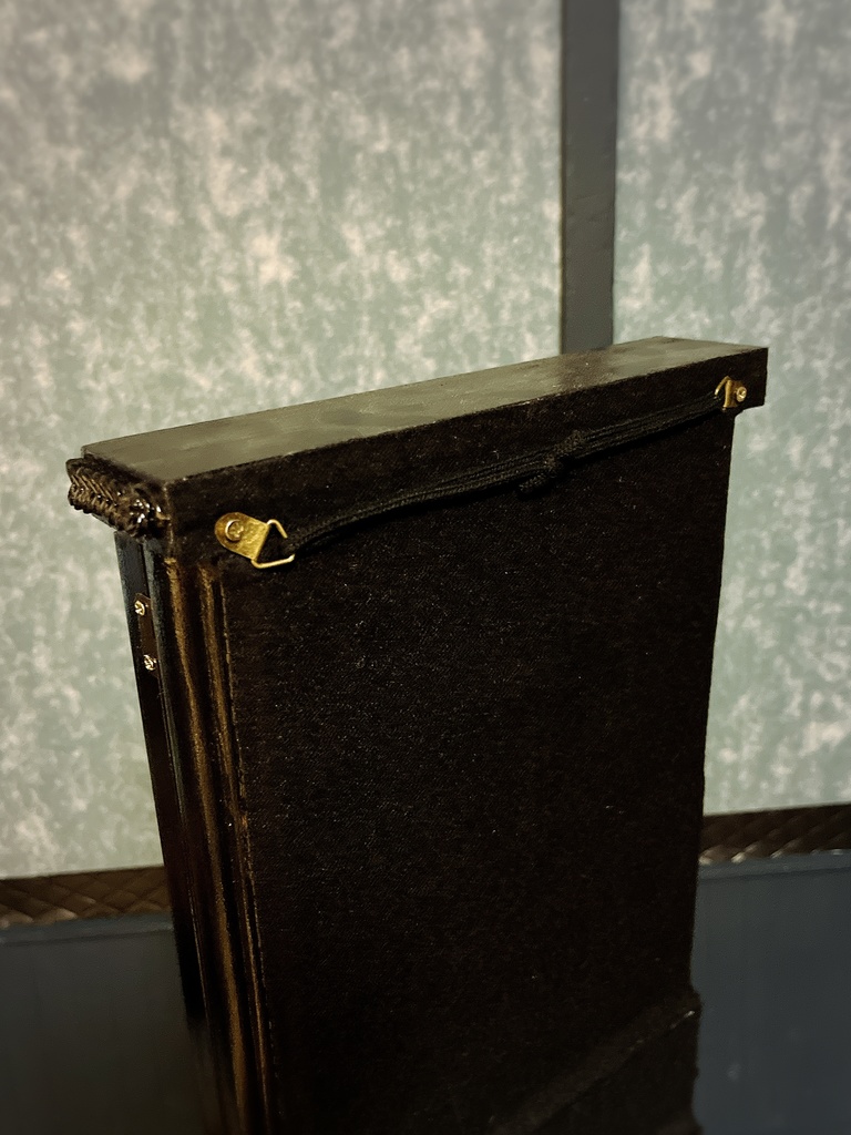 スリムタワーブラックキャビネット