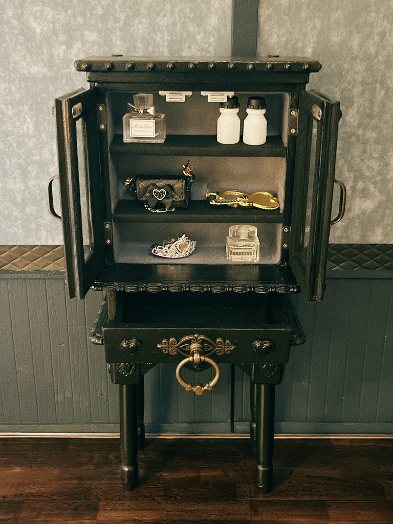 ヴィラン家具 ミニブラックキャビネット