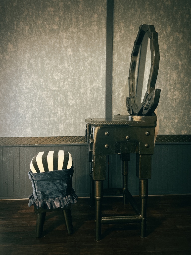 ヴィラン家具 ワイドブラックミラードレッサー