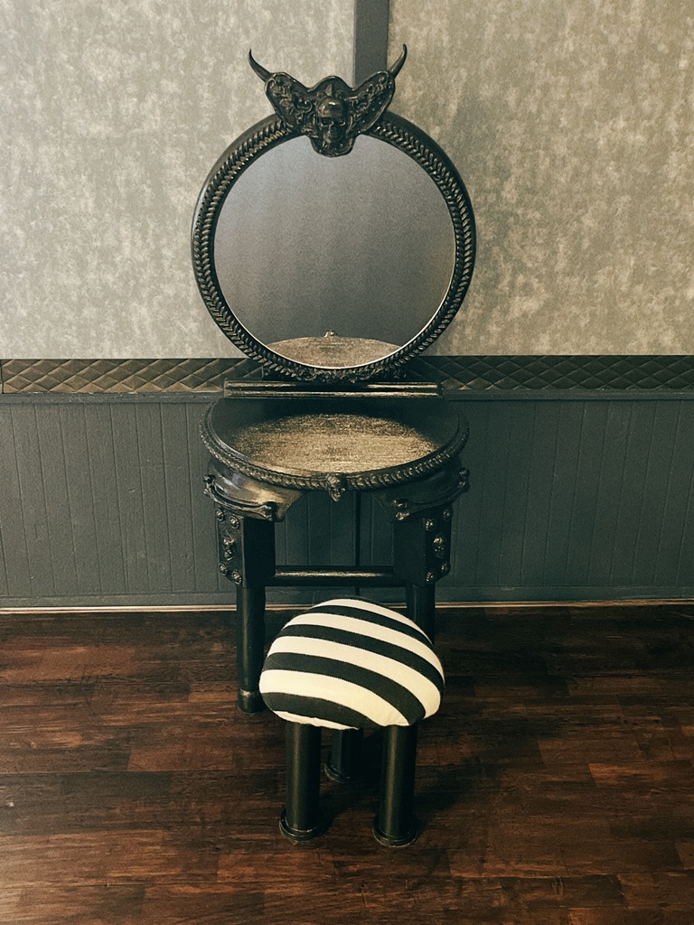 ヴィラン家具 ミニブラックミラードレッサー