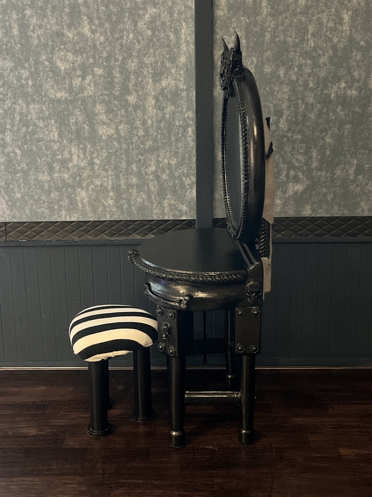 ヴィラン家具 ミニブラックミラードレッサー