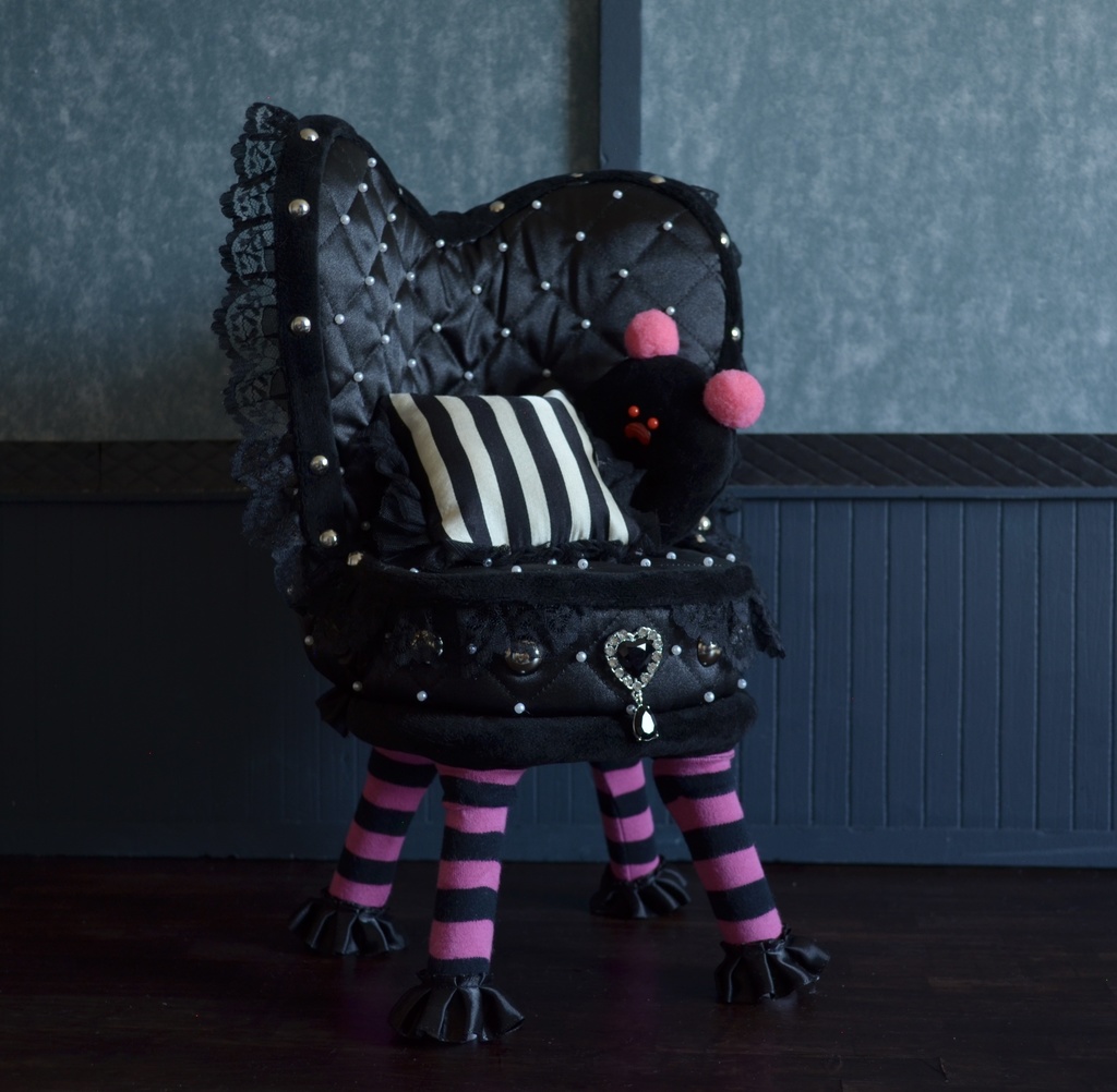 ドールサイズ椅子「Crazy Girl Bomb Chair」ブラック