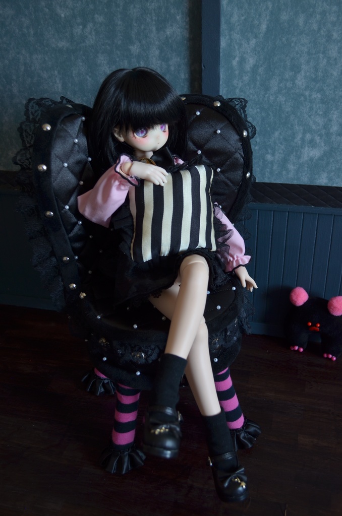 ドールサイズ椅子「Crazy Girl Bomb Chair」ブラック