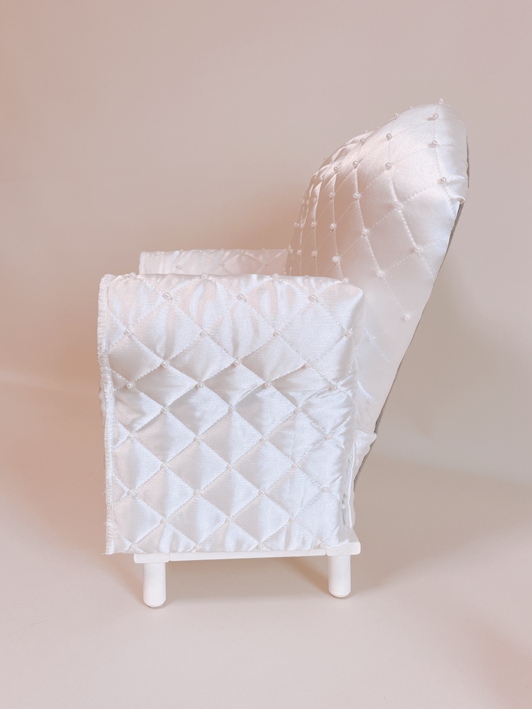 ドールサイズ サテンパールキルト ミドルソファ ホワイト