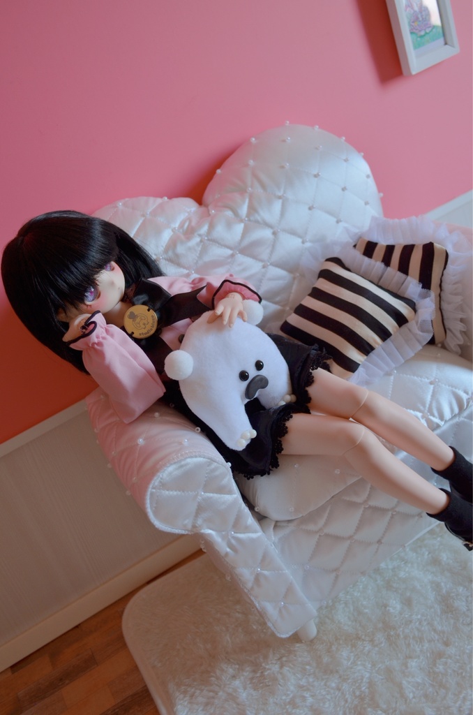 ドールサイズ サテンパールキルト ミドルソファ ホワイト