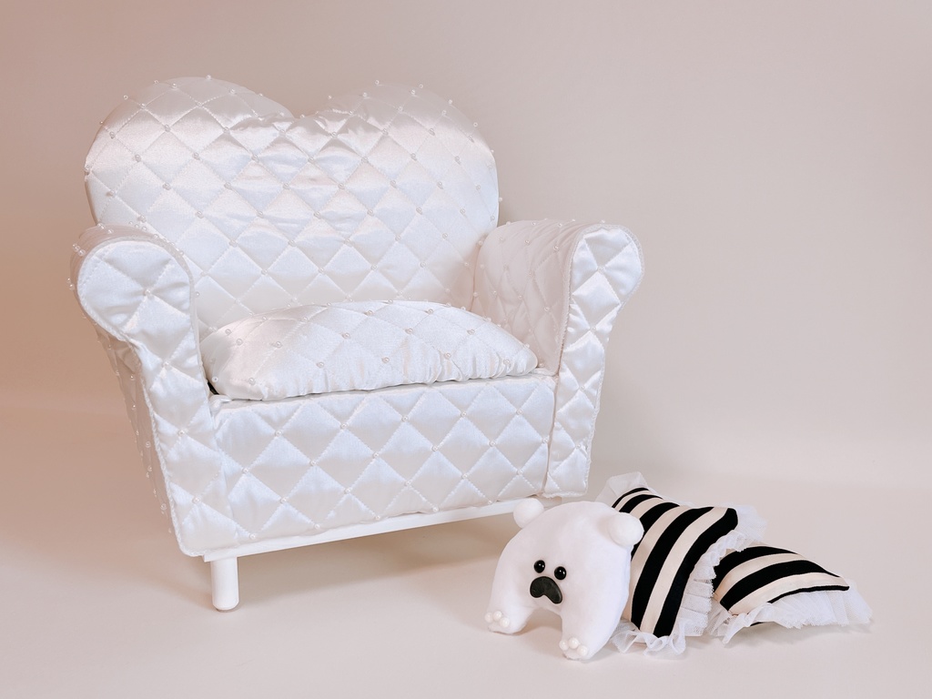 ドールサイズ サテンパールキルト ミドルソファ ホワイト