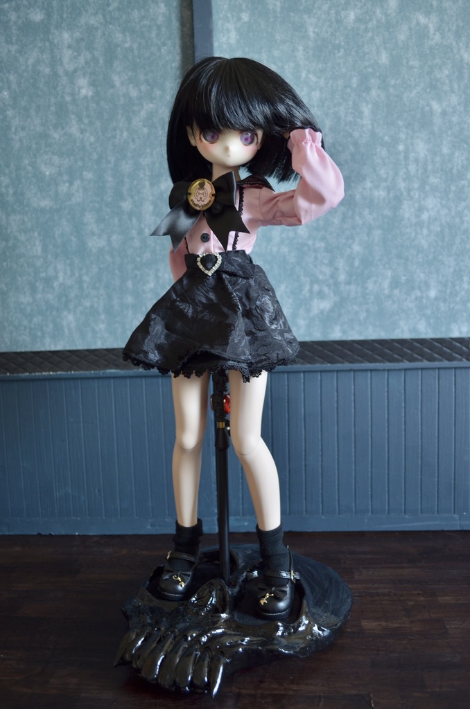 ドールスタンド「踏みつけし漆黒のドクロちゃん」タイプA
