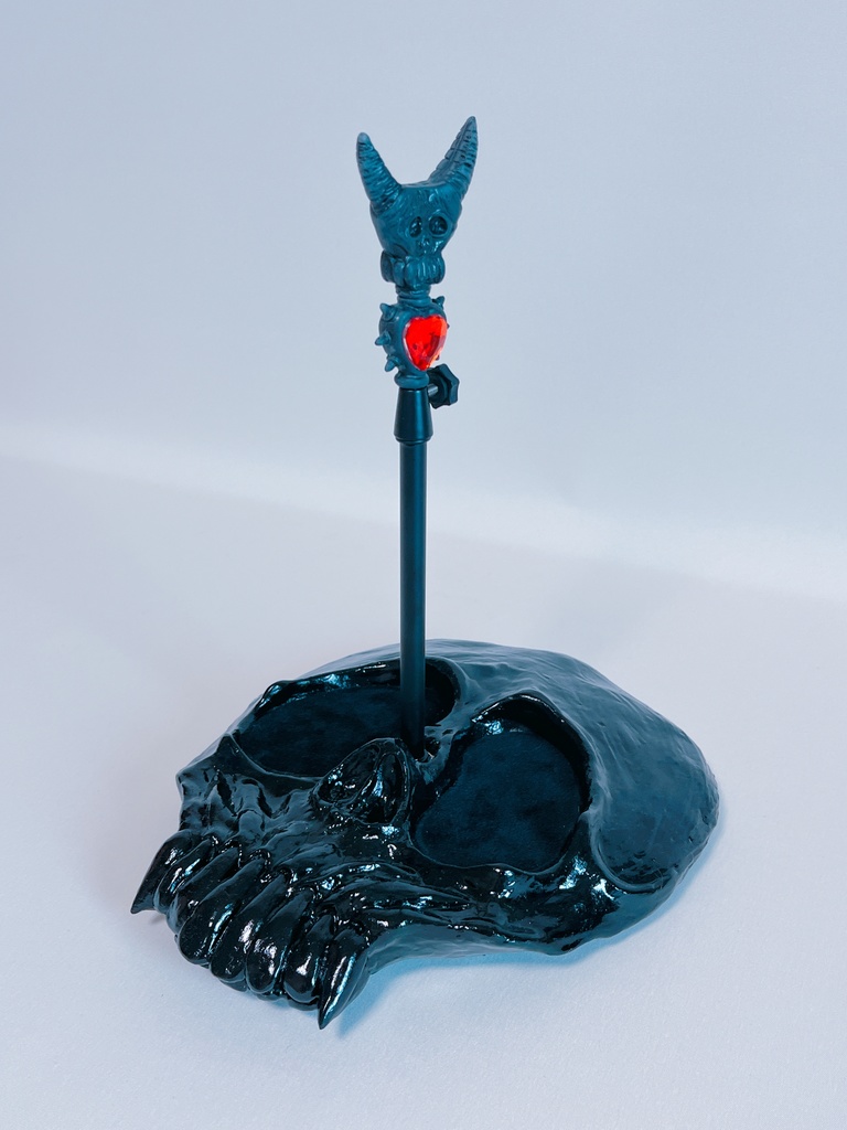 ドールスタンド「踏みつけし漆黒のドクロちゃん」タイプA