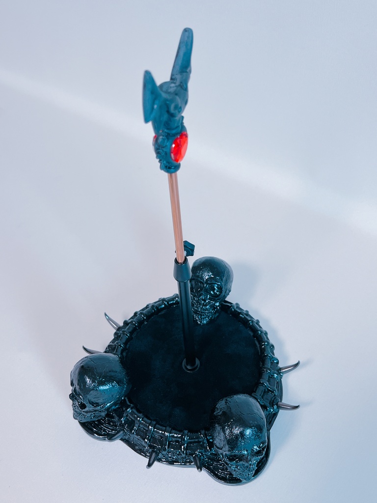 ドールスタンド 「踏みつけし漆黒のドクロちゃん」 Bタイプ