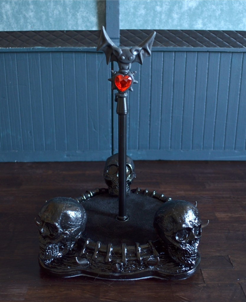 ドールスタンド 「踏みつけし漆黒のドクロちゃん」 Bタイプ