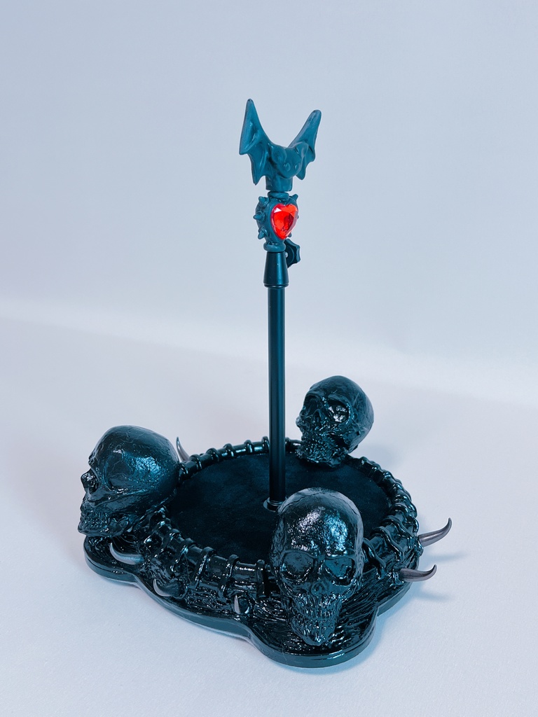 ドールスタンド 「踏みつけし漆黒のドクロちゃん」 Bタイプ