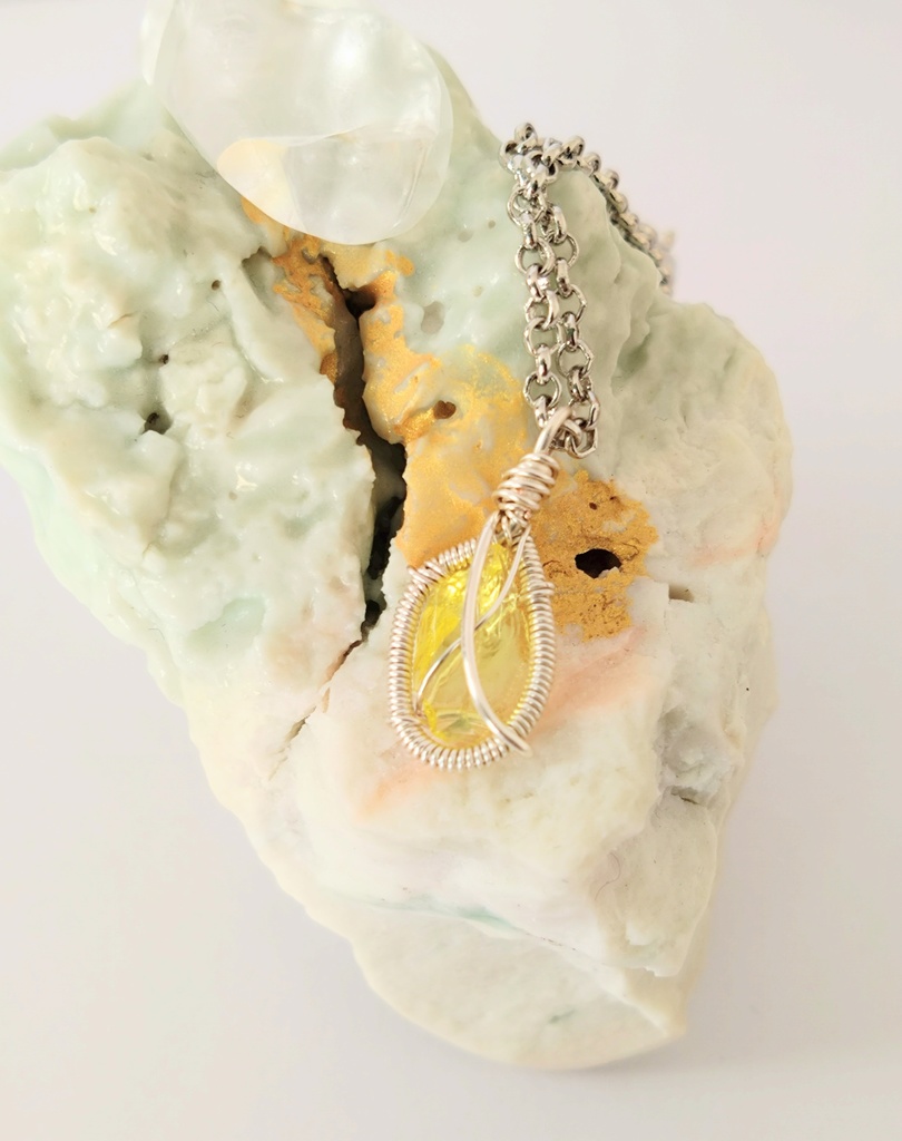 硝子の欠片シリーズ　ネックレス