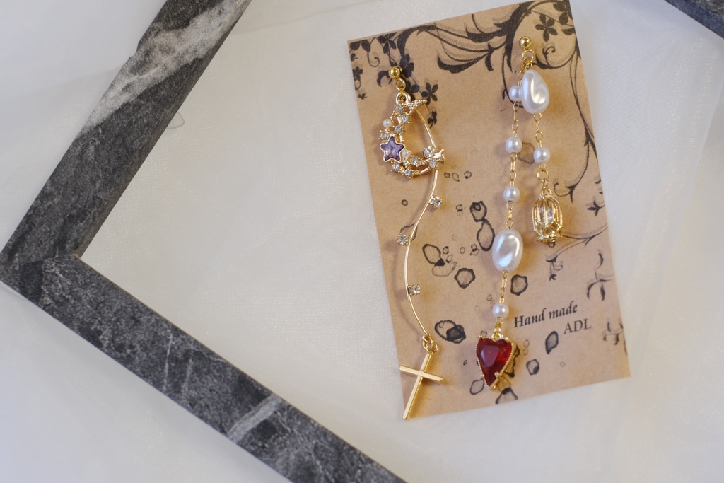 「  堕天使たちの晩餐会 」イメージ ピアス・イヤリング