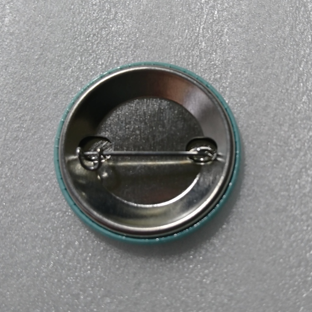 回転りんご缶バッジ