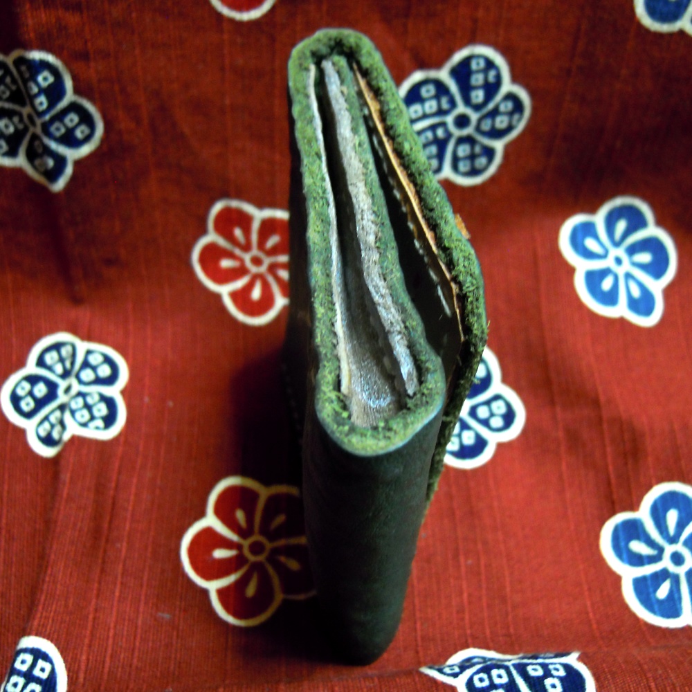 コンチョ付き 小銭入れ(革製)