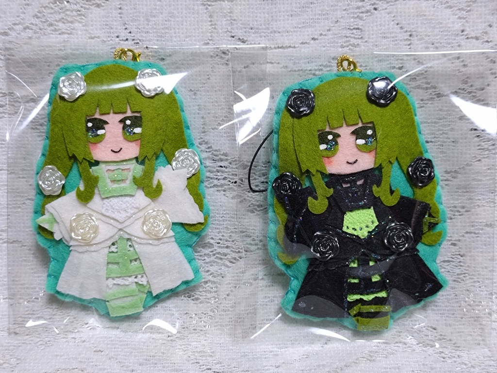 ミクさんとリンちゃんのストラップセット