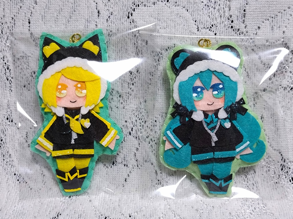 ミクさんとリンちゃんのストラップセット
