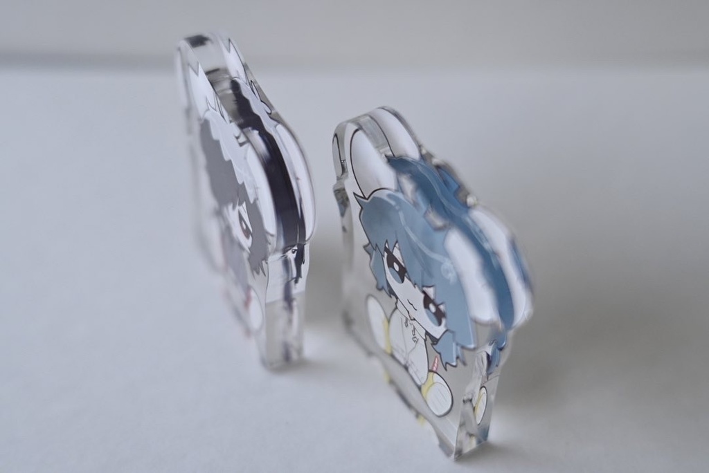 おすわりアクリルスタンド