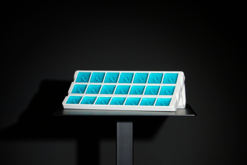 artisan keycap tray（white × teal.Ver）