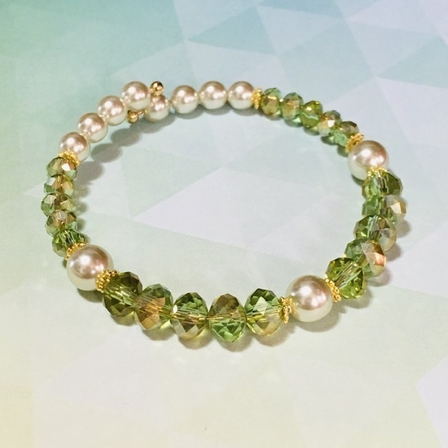 🍌🐠【green eyes】翡翠の瞳イメージ一連ブレスレット(ワイヤーブレス)