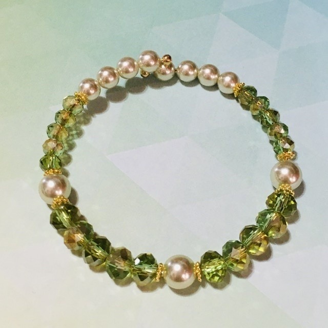 🍌🐠【green eyes】翡翠の瞳イメージ一連ブレスレット(ワイヤーブレス)