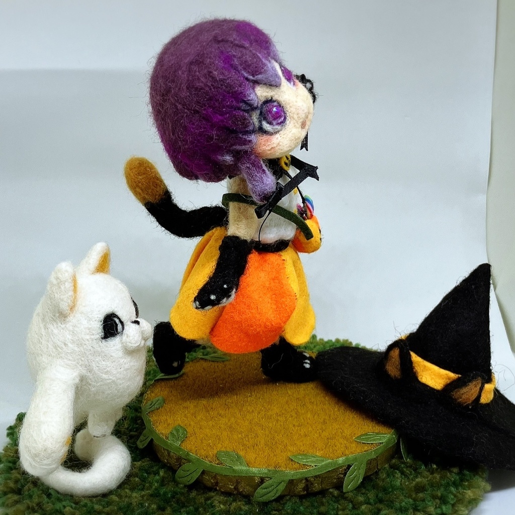 ◆ ネコ魔女の女の子と白猫もどき ハロウィン 羊毛フェルトフィギュア