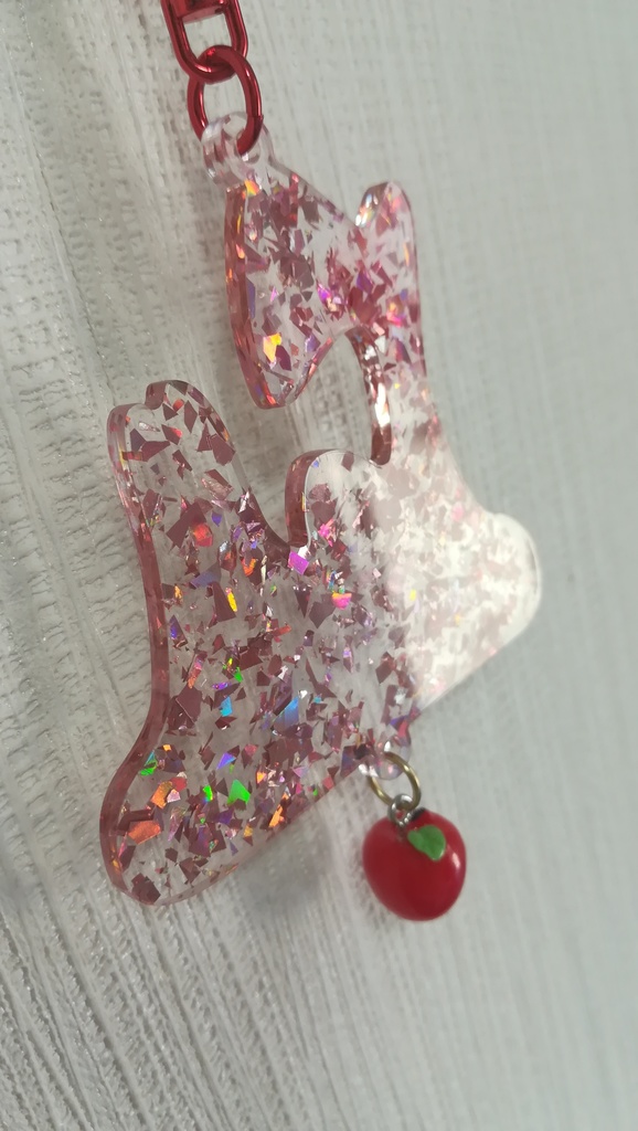 桜色にきらめく青い森のキーホルダー