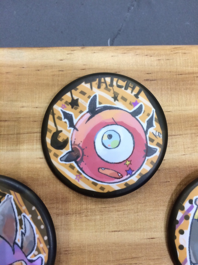 アキモンハロウィン缶バッチ