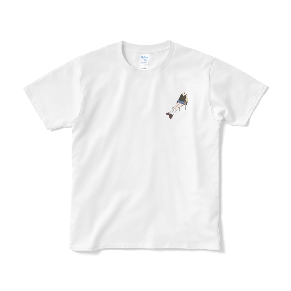 胸元だらけTシャツ
