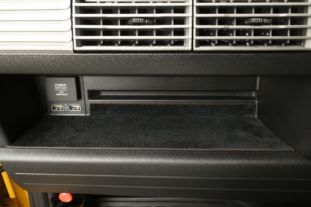 N－VANグローブボックス用マット（側面奥のみあり）型紙