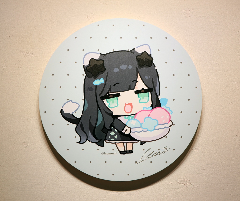イコモチ　円形木製パネル　みくろ　直筆サイン入り【１点限定】