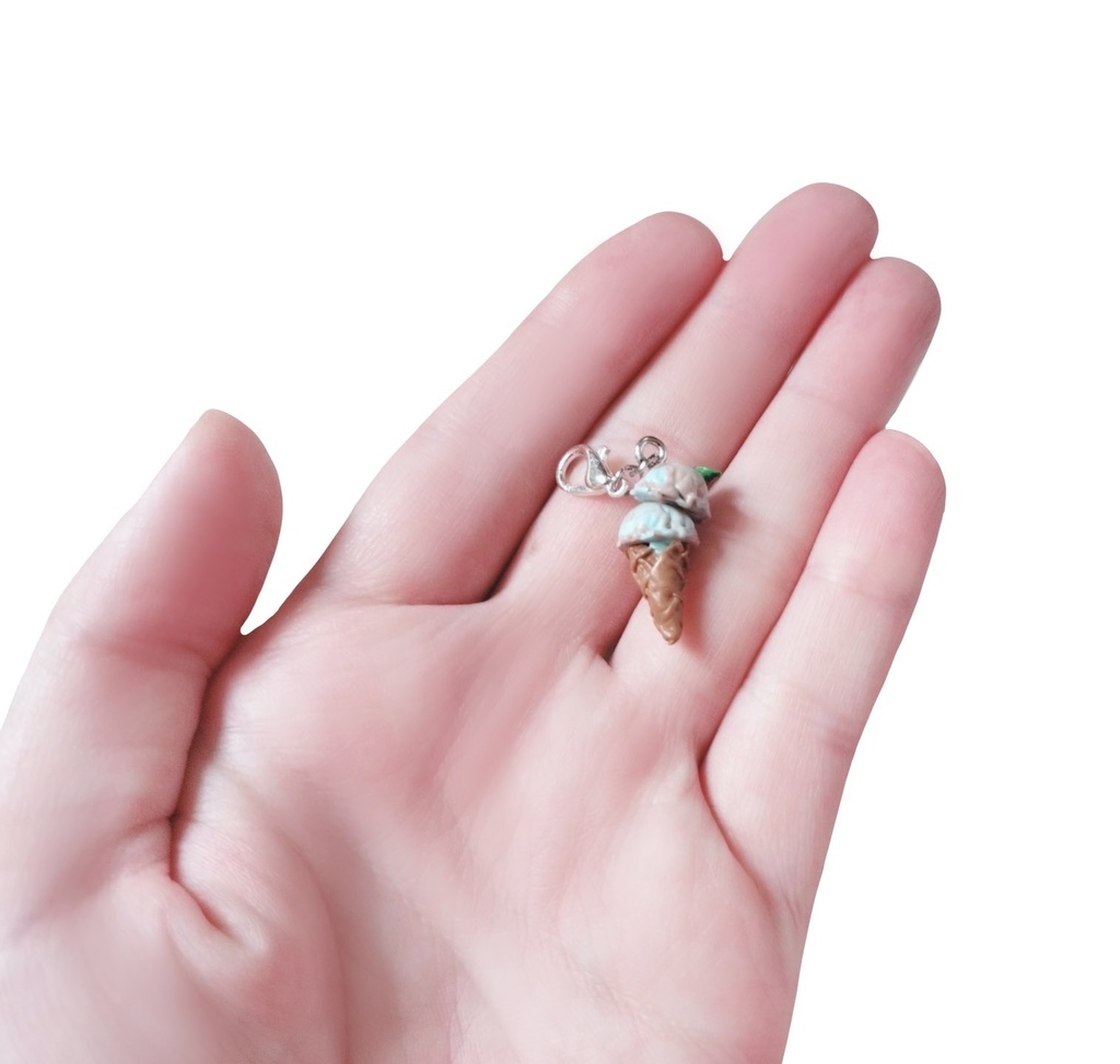 アンブレラマーカー、イヤホンジャック、ポートダストプラグ