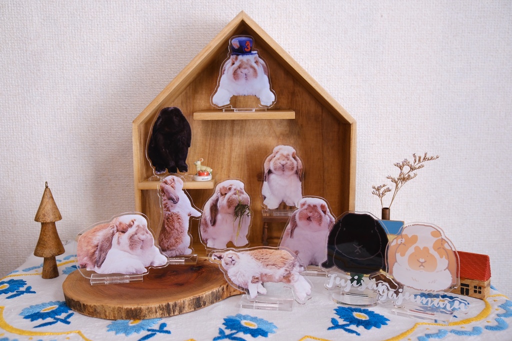 もしゃもしゃがじゅまるちゃんアクリルスタンド