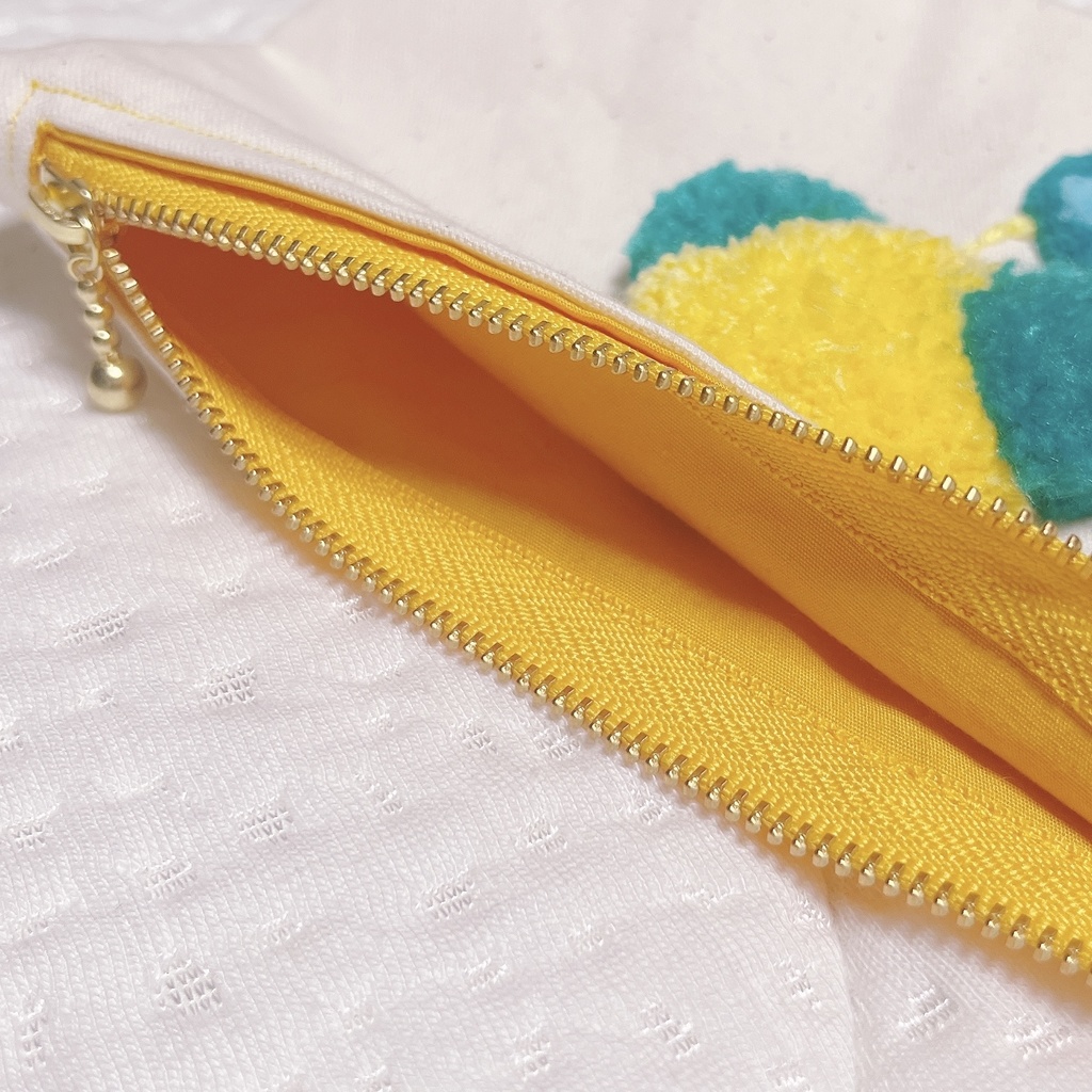 ふわもこおしりポーチ