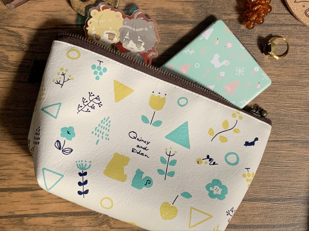 【再販】ケシエイ柄三角ポーチ