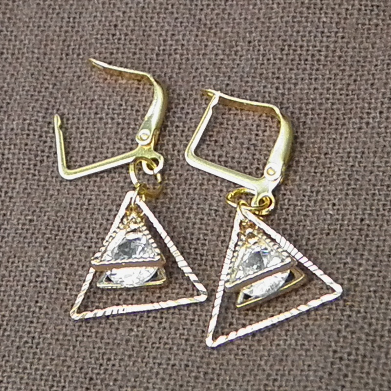 三角モチーフ イヤリング ピアス