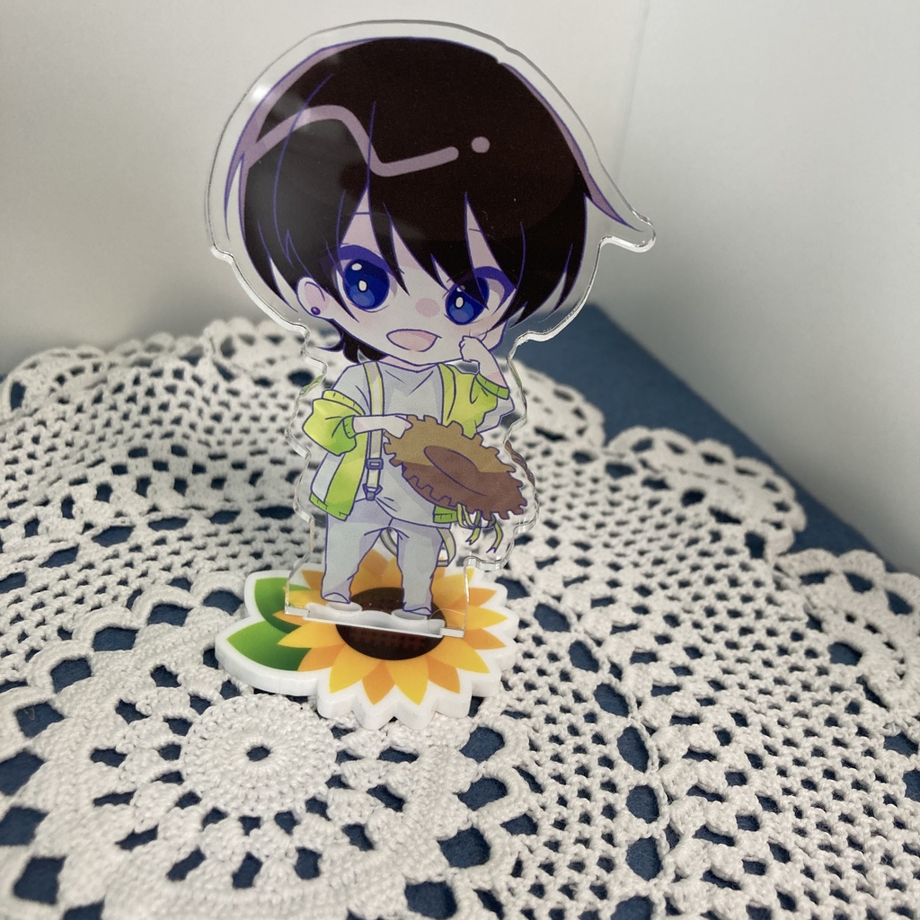 UTAUアクリルフィギュア