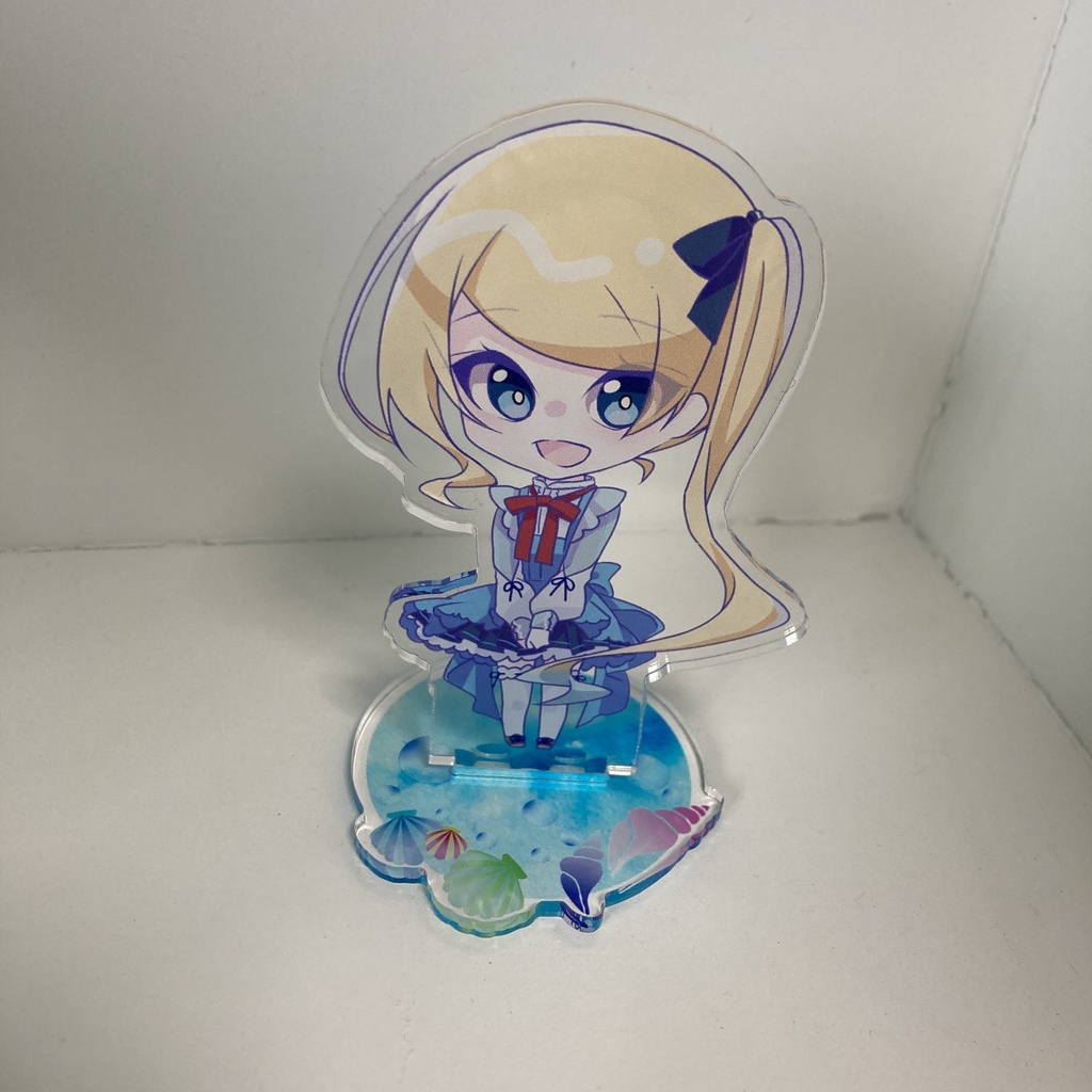 UTAUアクリルフィギュア