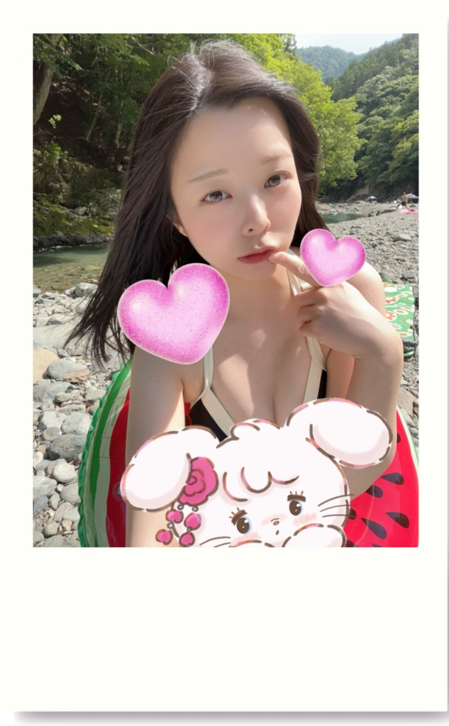 【チェキ】川ロケ水着チェキ