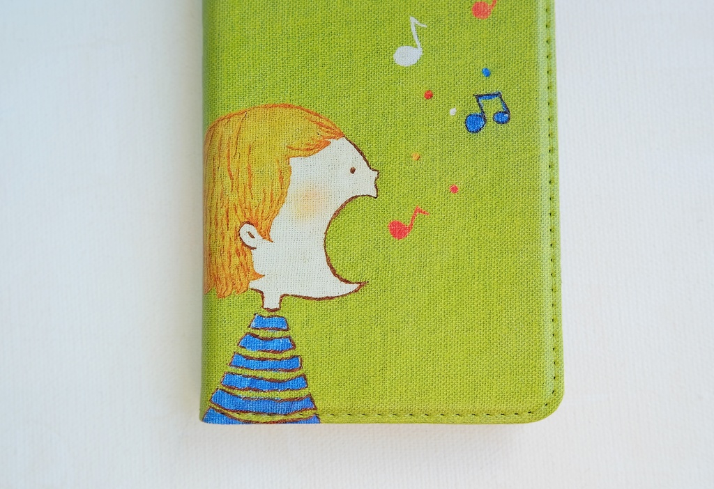 はなうた歌う 女の子 手帳型スマホケース ベルトなし 【 音楽 音符 春 かわいい ストラップホール iPhone 】