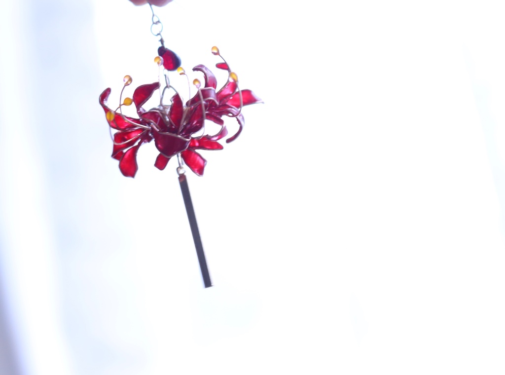 彼岸花のピアス・イヤリング