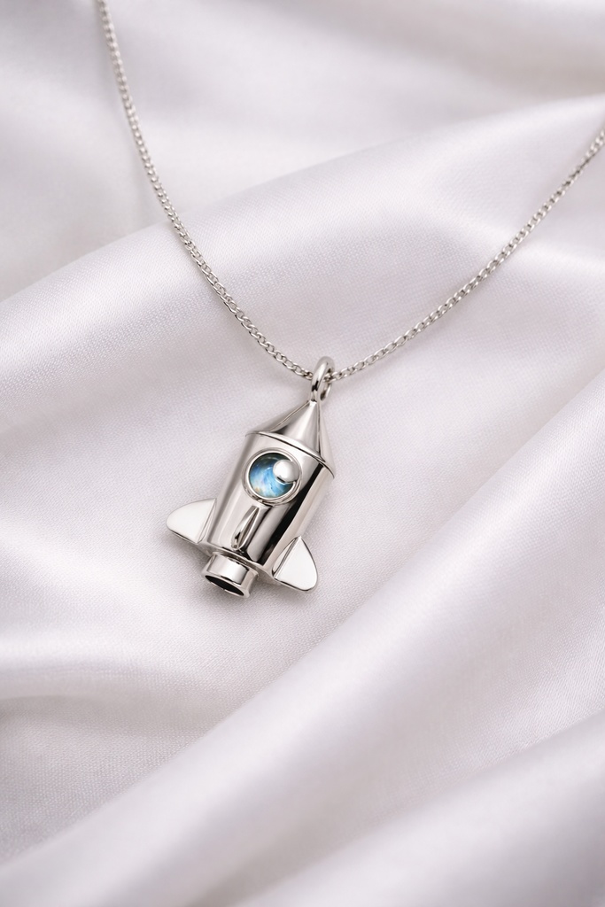 銀のロケットペンダント 宇推くりあオリジナルジュエリー